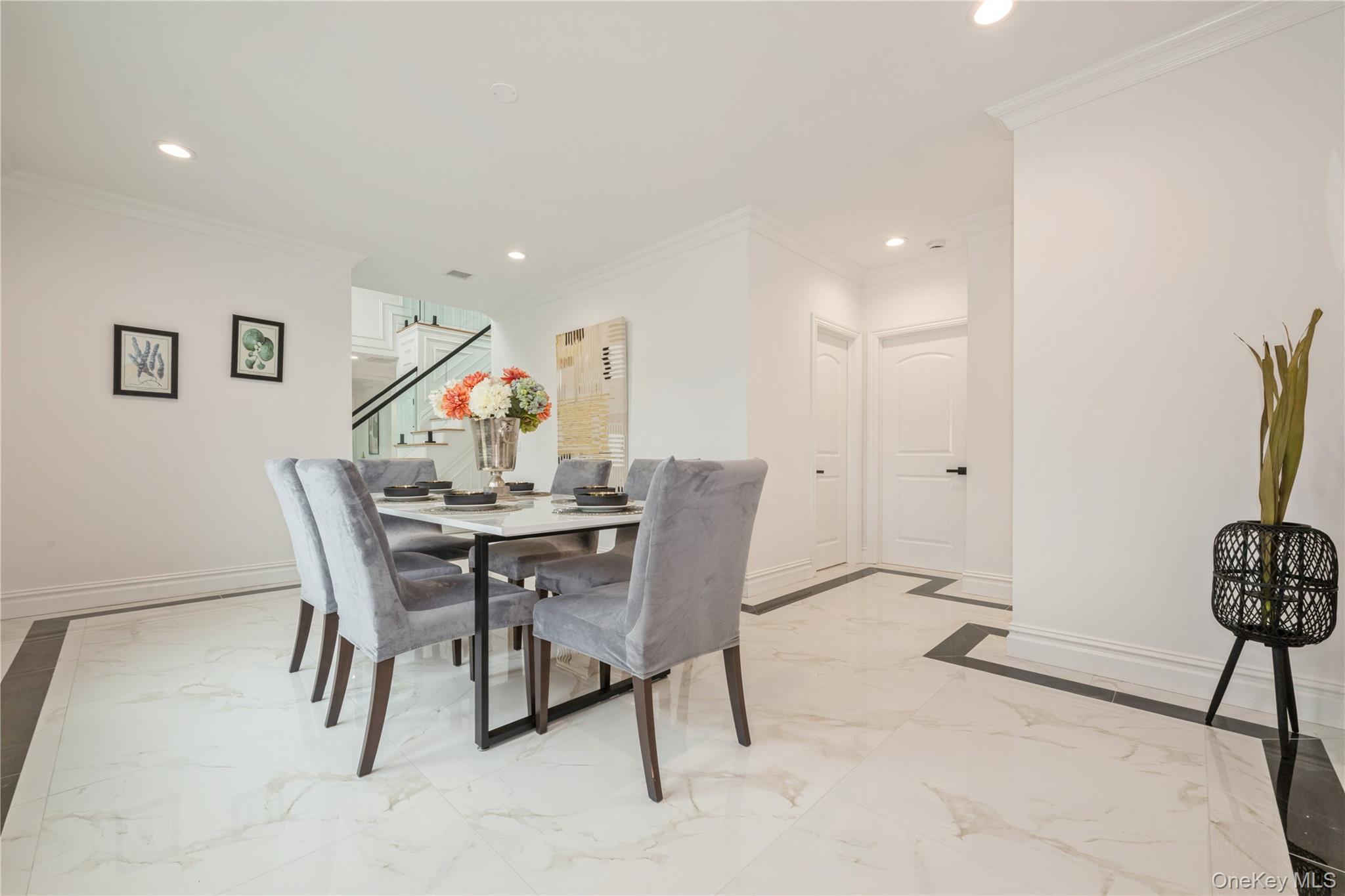 52 Cortland Ave, Hicksville, NY 11801