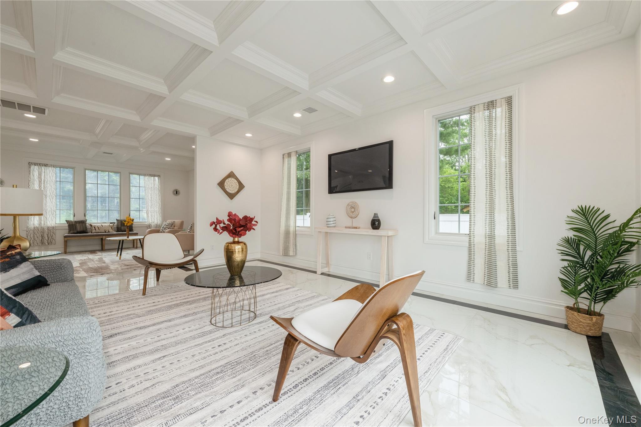 52 Cortland Ave, Hicksville, NY 11801