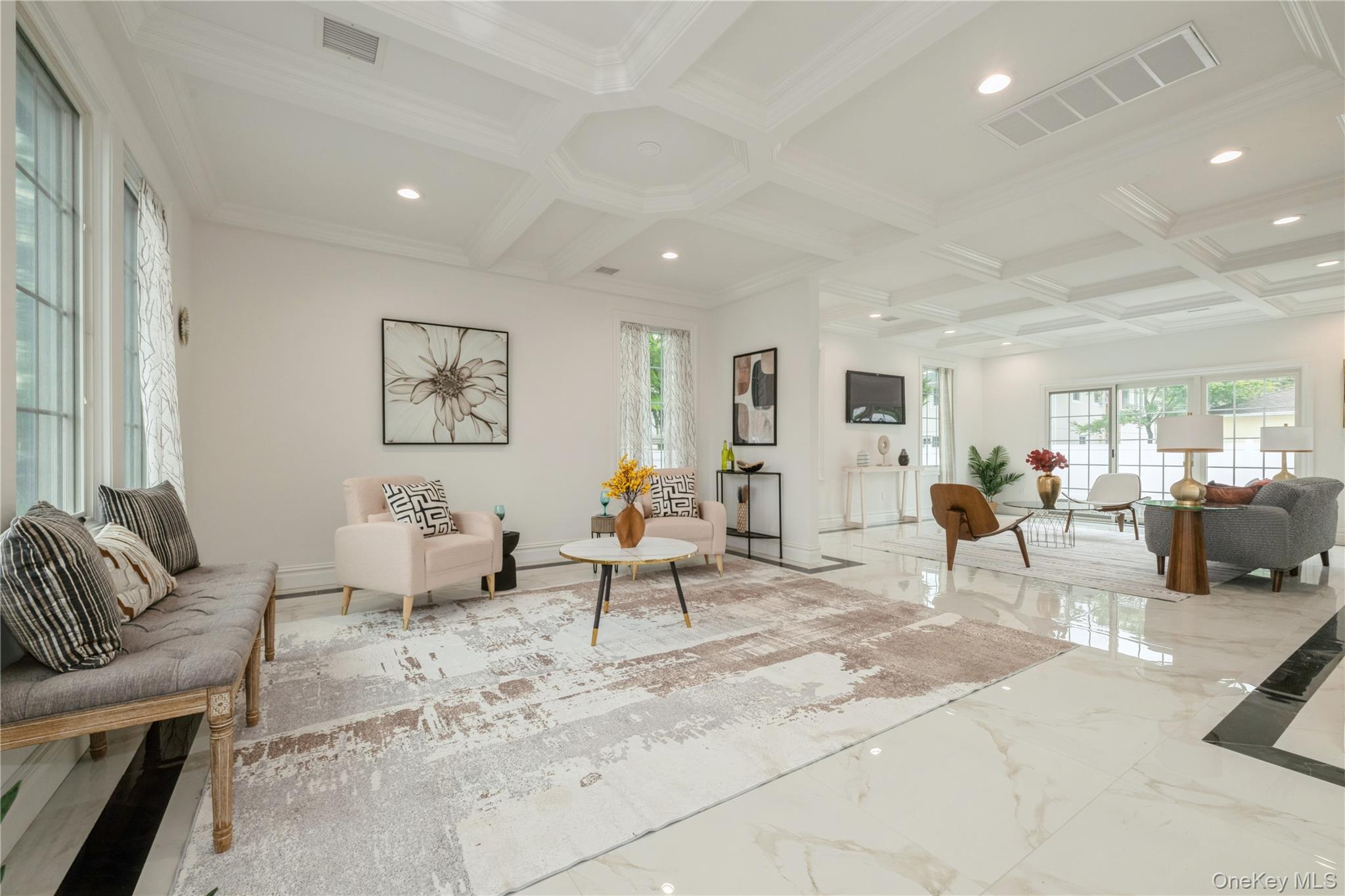 52 Cortland Ave, Hicksville, NY 11801