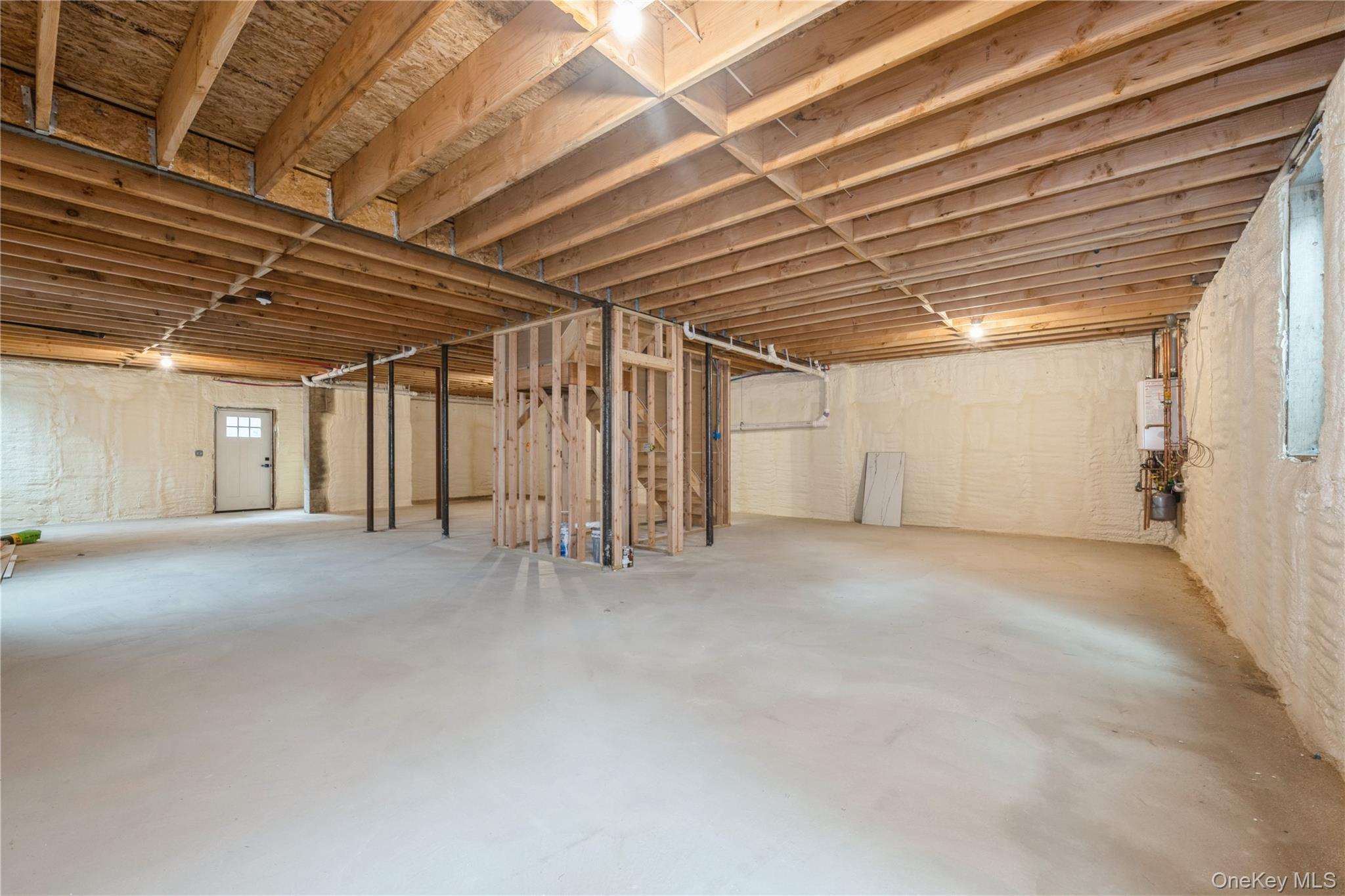 52 Cortland Ave, Hicksville, NY 11801