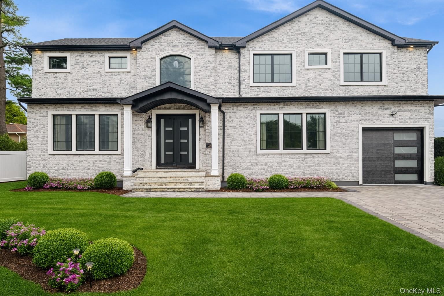 52 Cortland Ave, Hicksville, NY 11801