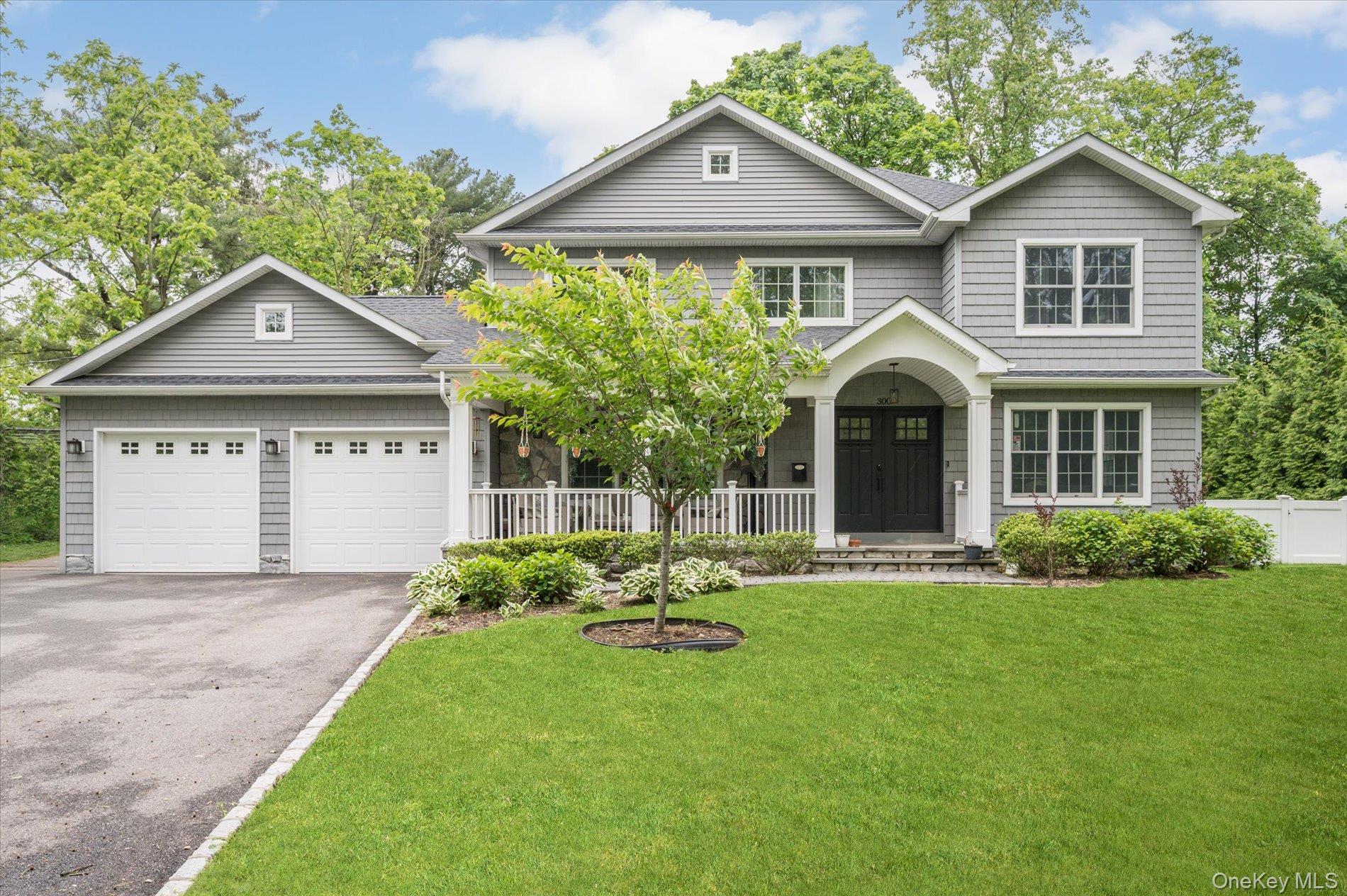 300 Locust Lane, East Hills, NY 11577