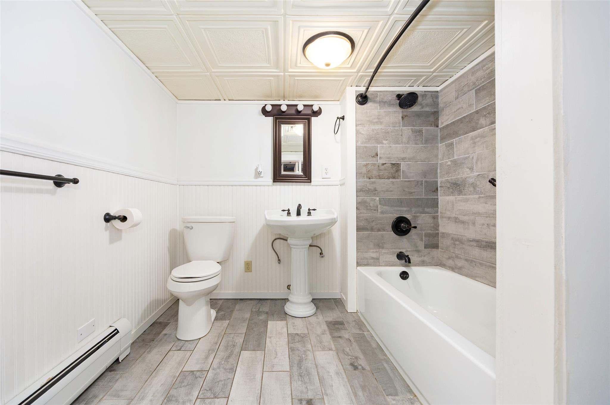 16 Bushwick Road, Poughkeepsie, NY 12603