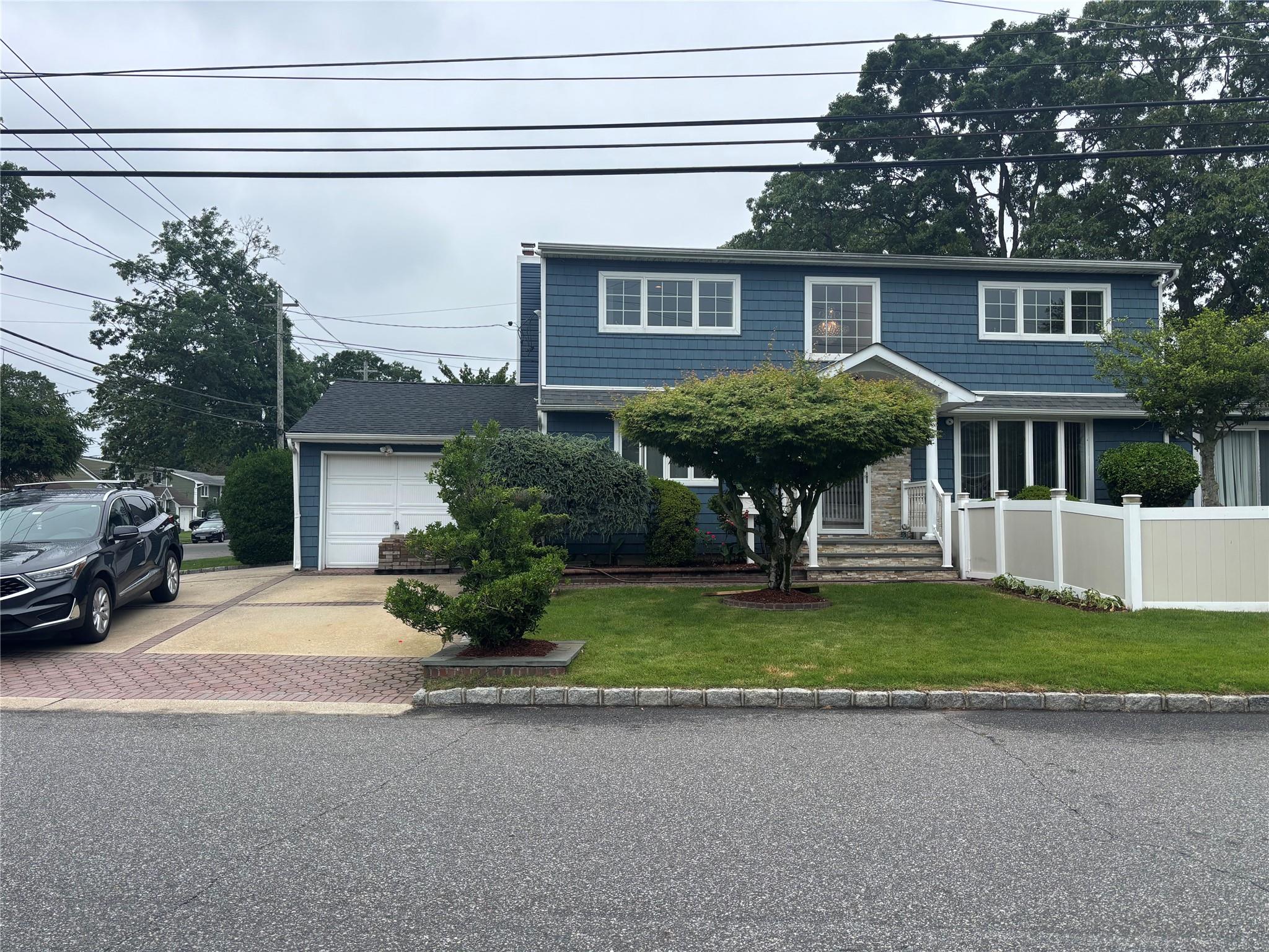 149 Warwick Avenue, Copiague, NY 11726