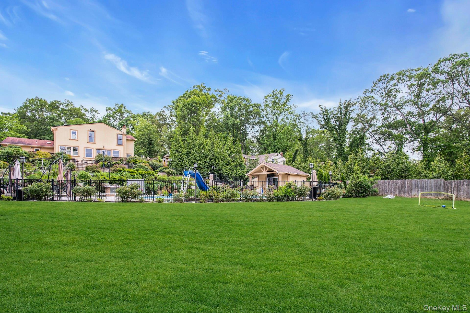 41 Hearthstone Drive, Dix Hills, NY 11746