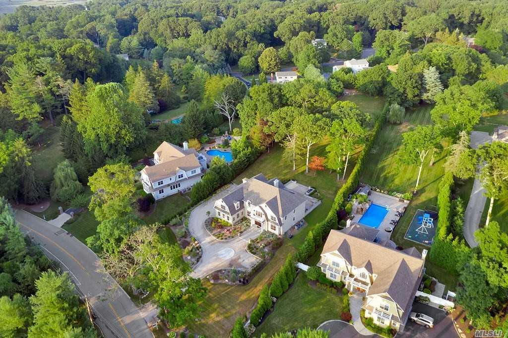 19 Meadow Glen Road, Fort Salonga, NY 11768