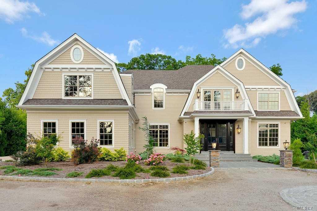 19 Meadow Glen Road, Fort Salonga, NY 11768