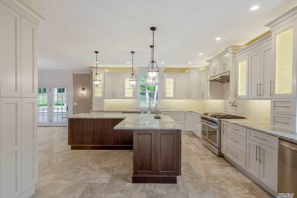 19 Meadow Glen Road, Fort Salonga, NY 11768