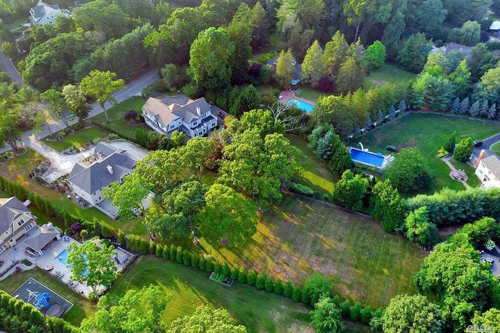 19 Meadow Glen Road, Fort Salonga, NY 11768