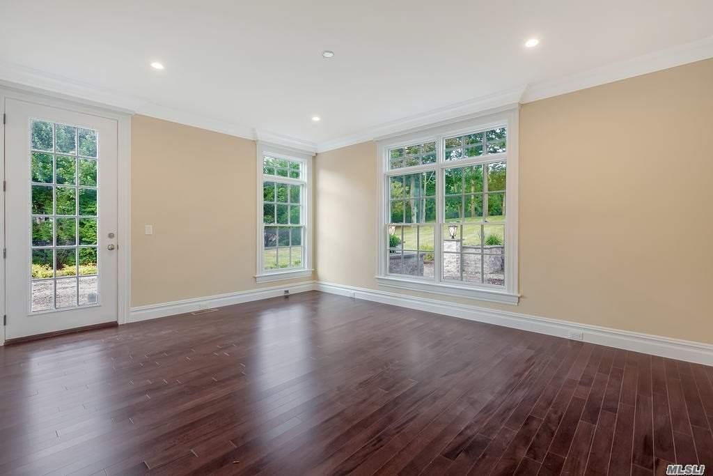 19 Meadow Glen Road, Fort Salonga, NY 11768