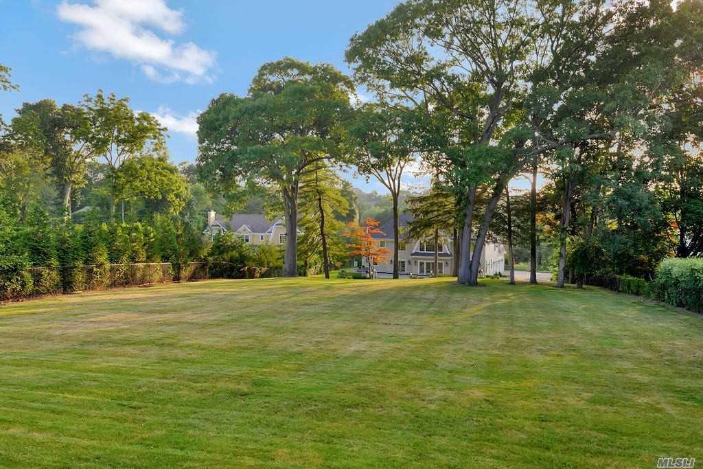 19 Meadow Glen Road, Fort Salonga, NY 11768