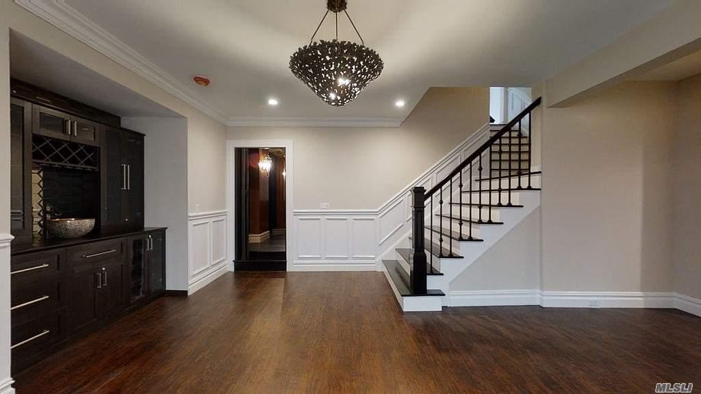 19 Meadow Glen Road, Fort Salonga, NY 11768