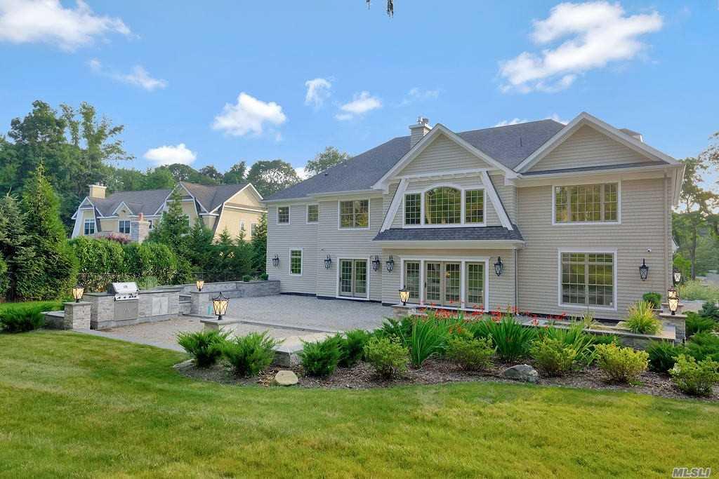 19 Meadow Glen Road, Fort Salonga, NY 11768