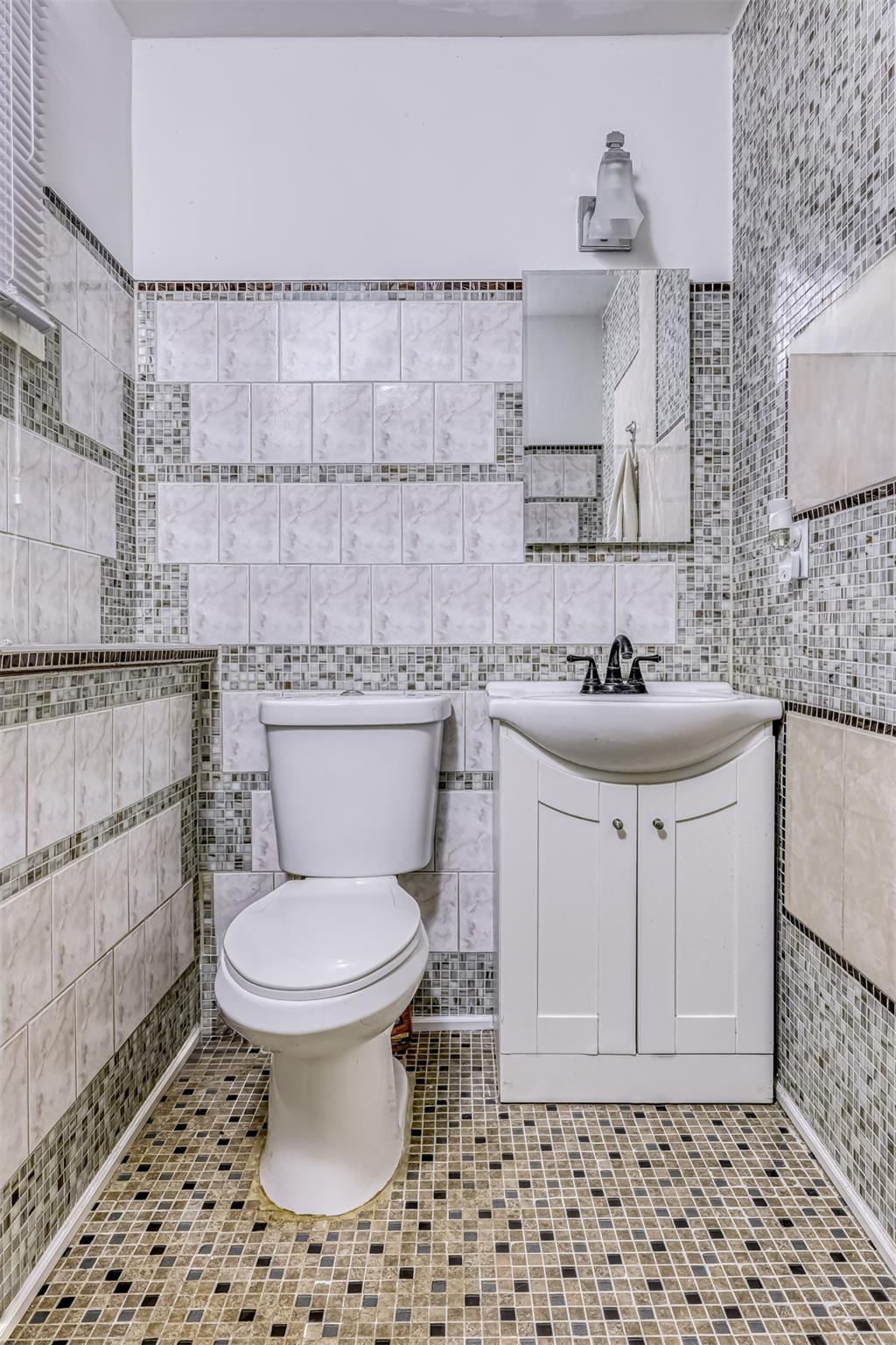 1 Florence Court, Valley Cottage, NY 10989