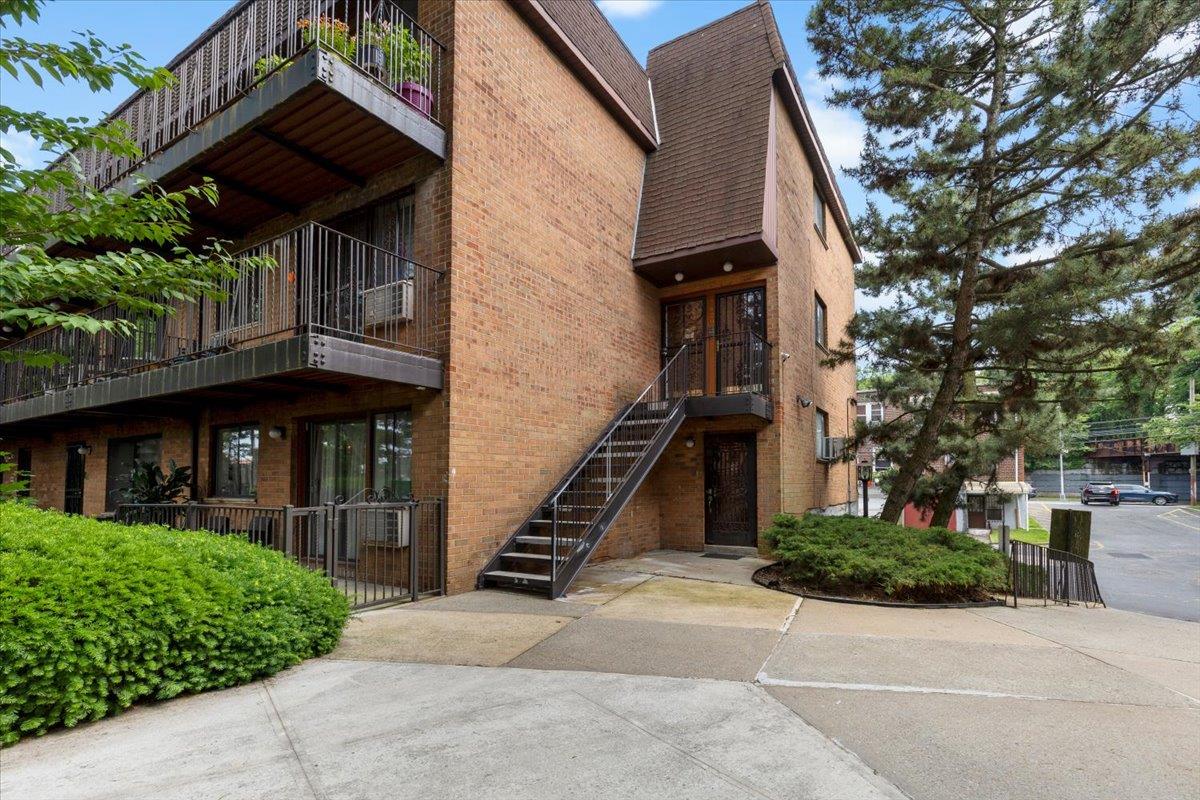 7429 Calamus Avenue # 20, Flushing, NY 11373