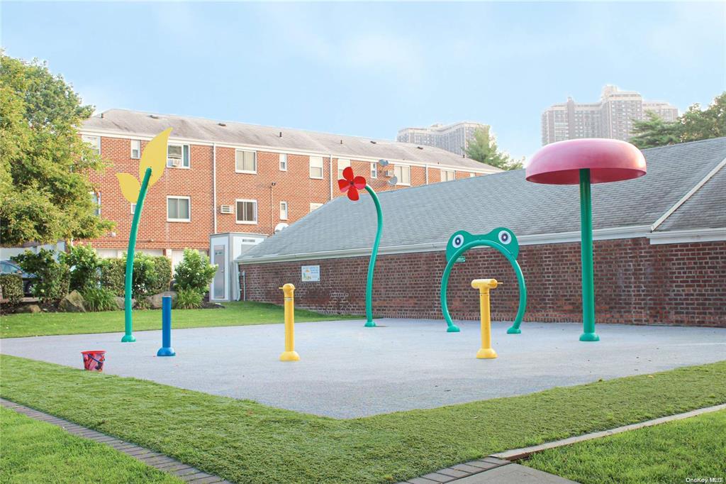 254-33 75 Avenue Avenue # 2nd Floor, Glen Oaks, NY 11004