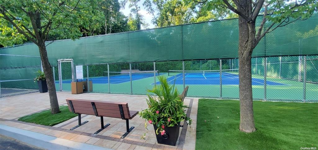 254-33 75 Avenue Avenue # 2nd Floor, Glen Oaks, NY 11004