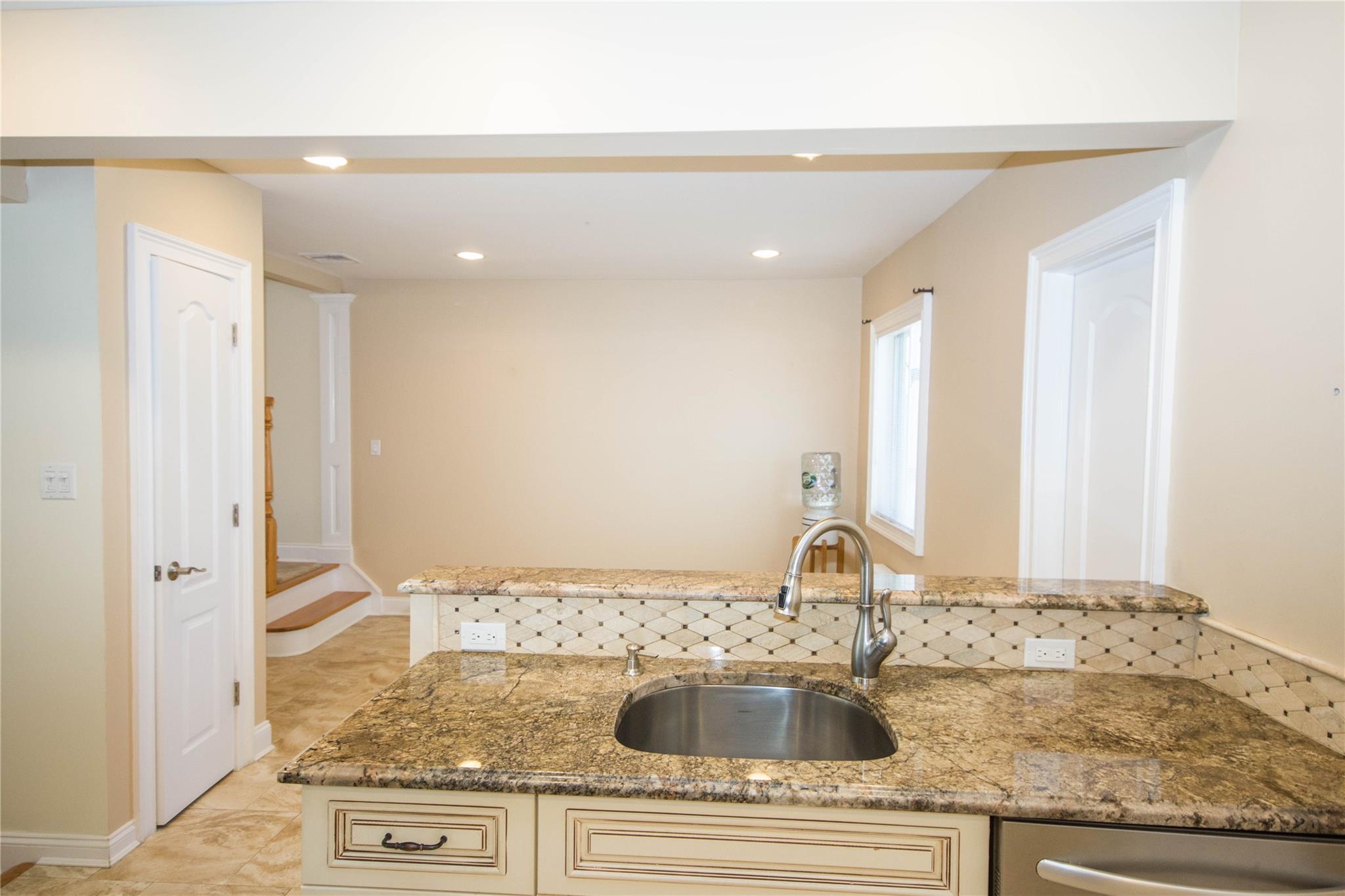 134 W Hampton Road, Lindenhurst, NY 11757