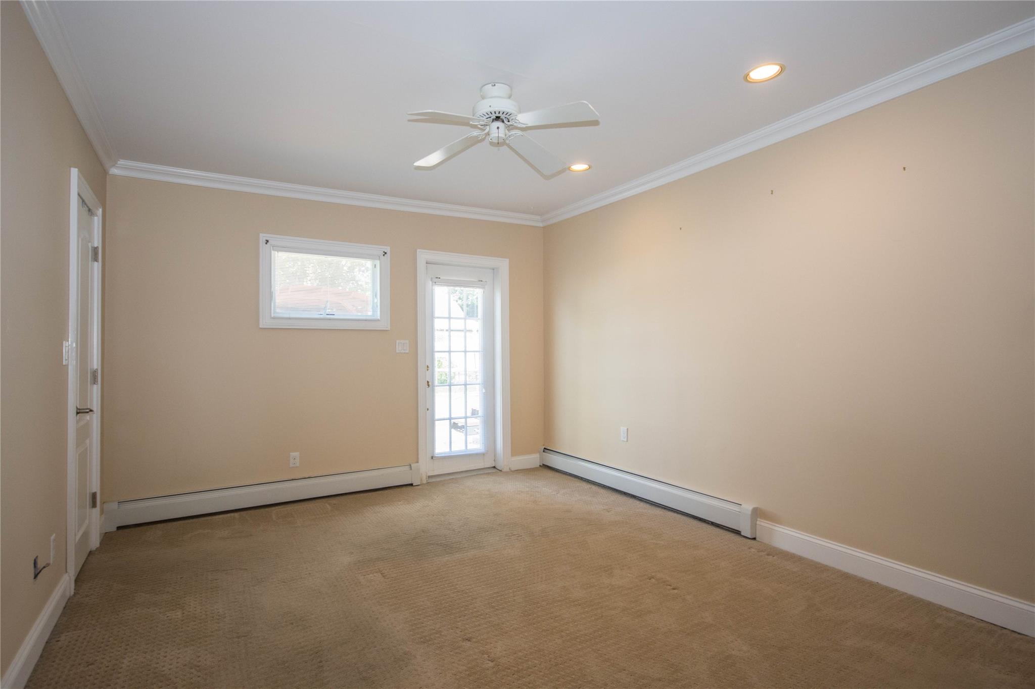 134 W Hampton Road, Lindenhurst, NY 11757