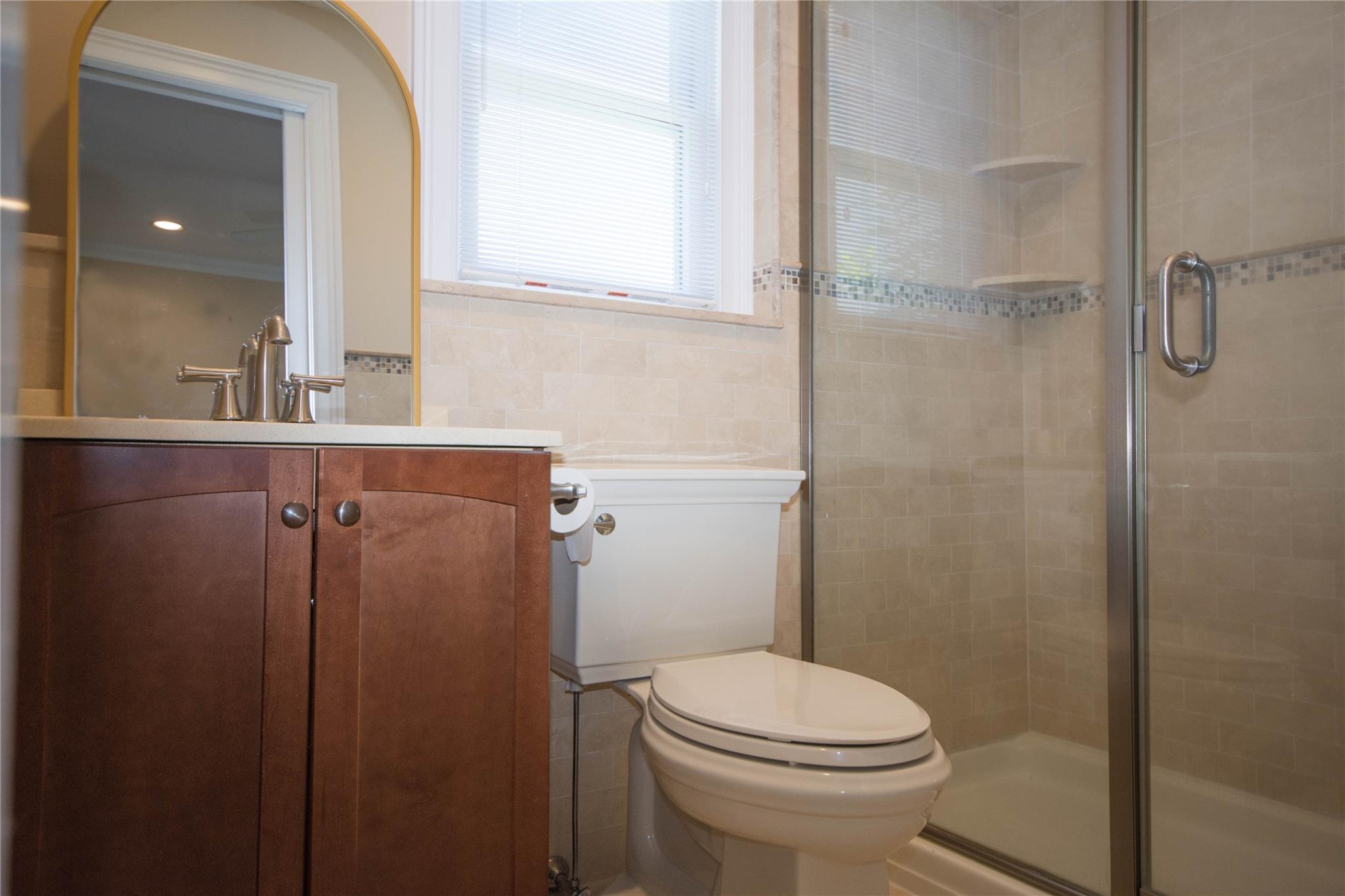 134 W Hampton Road, Lindenhurst, NY 11757