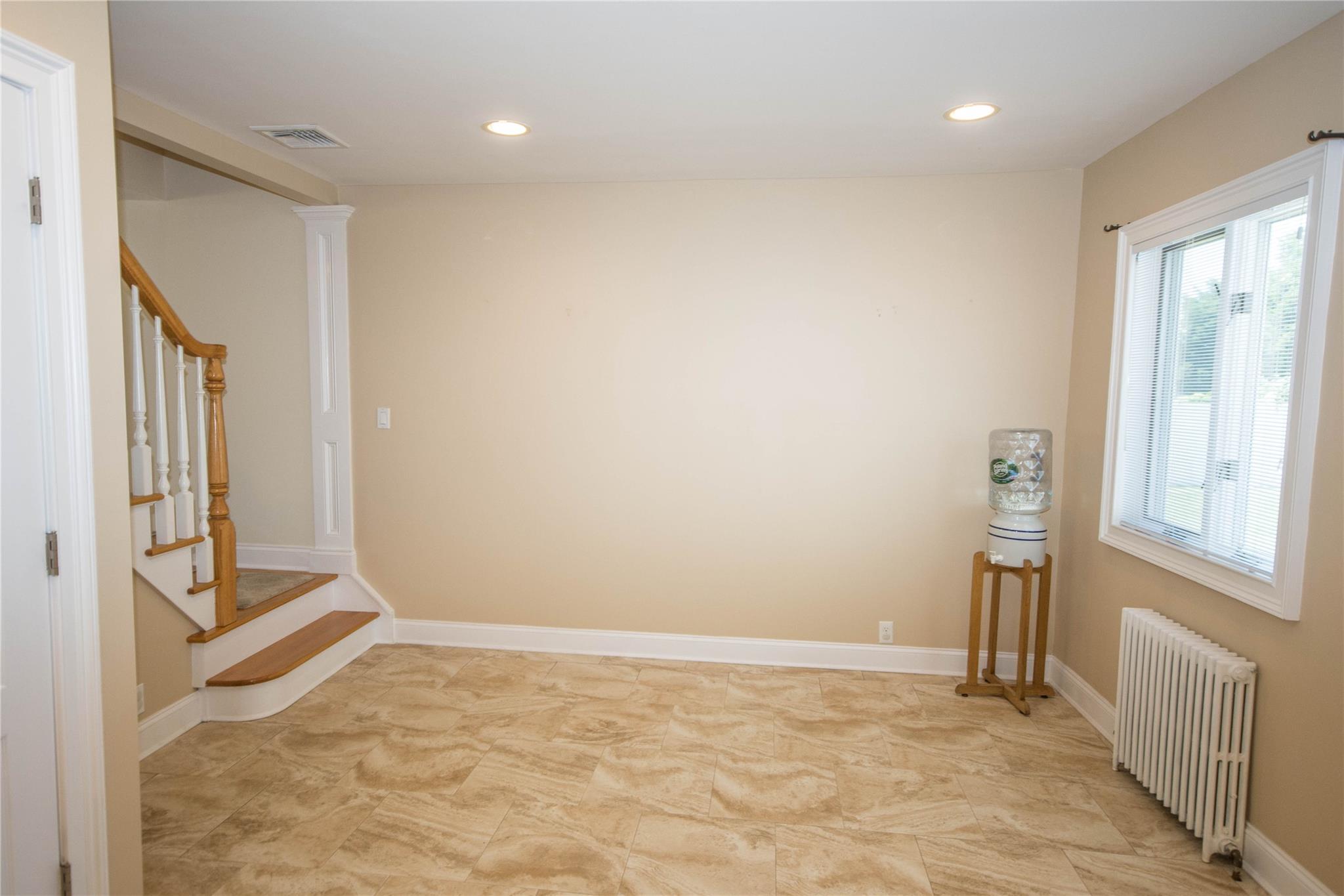 134 W Hampton Road, Lindenhurst, NY 11757