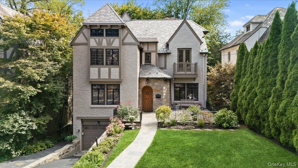 27 Villa Road, Larchmont, NY 10538