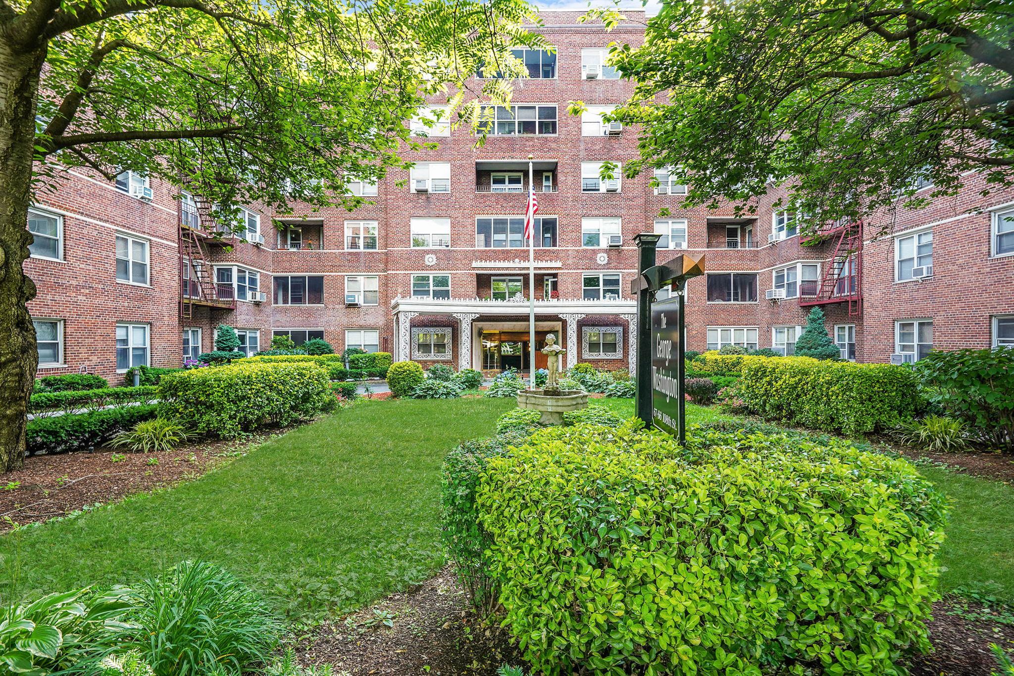 67-66 108th Street # D3, Forest Hills, NY 11375