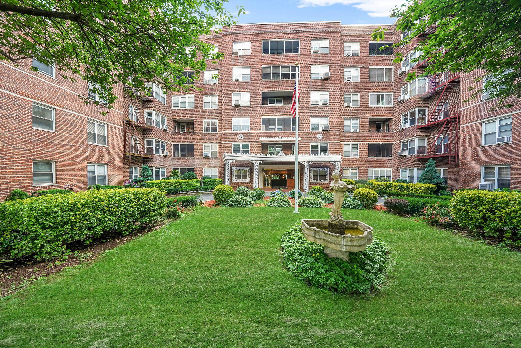 67-66 108th Street # D3, Forest Hills, NY 11375