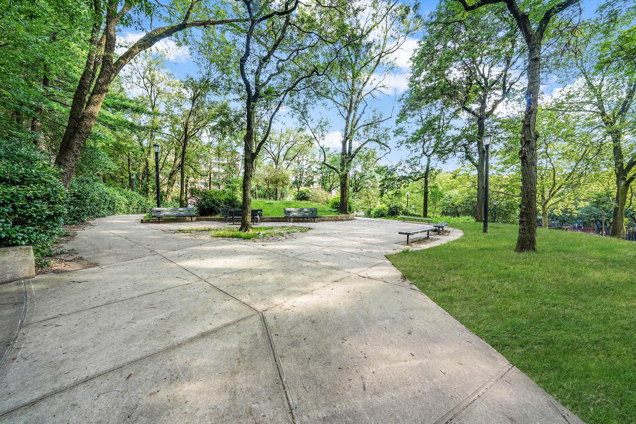 67-66 108th Street # D3, Forest Hills, NY 11375