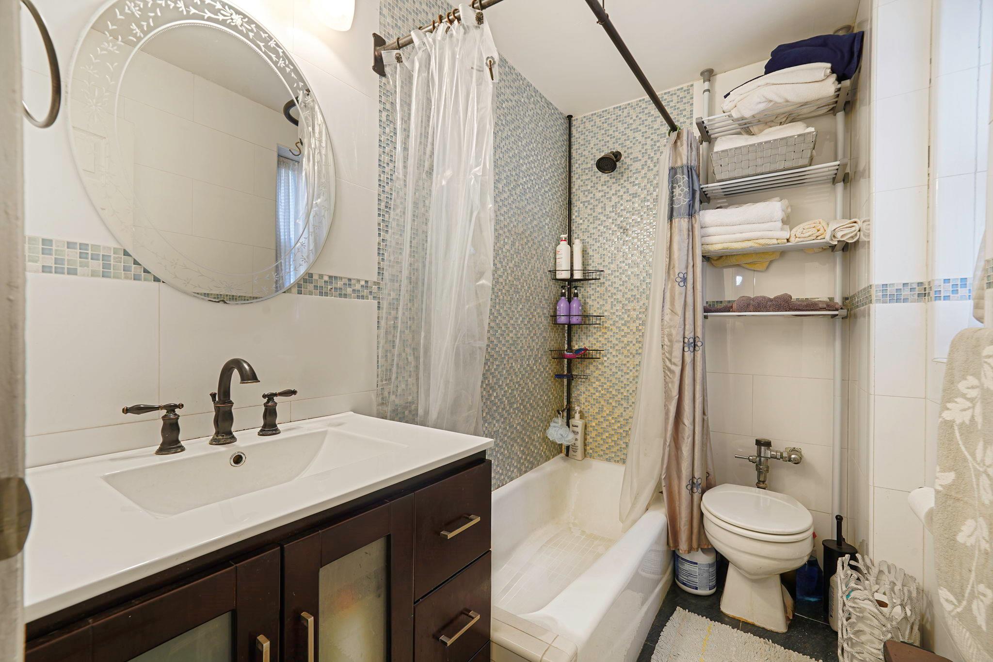 67-66 108th Street # D3, Forest Hills, NY 11375