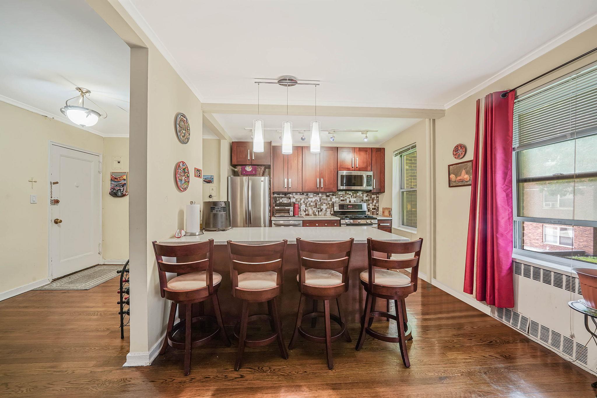 67-66 108th Street # D3, Forest Hills, NY 11375