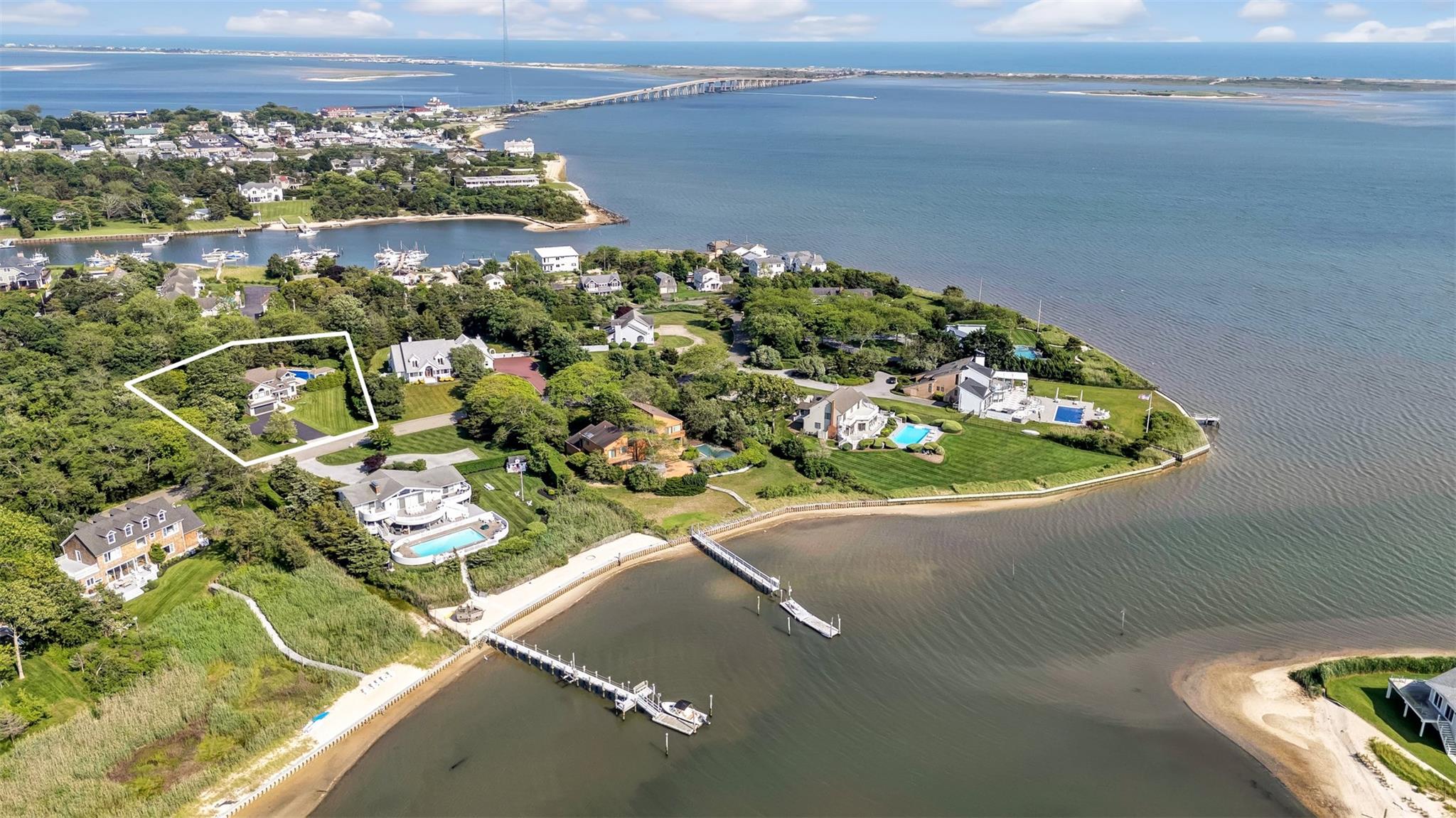 6 Windermere Close, Hampton Bays, NY 11946