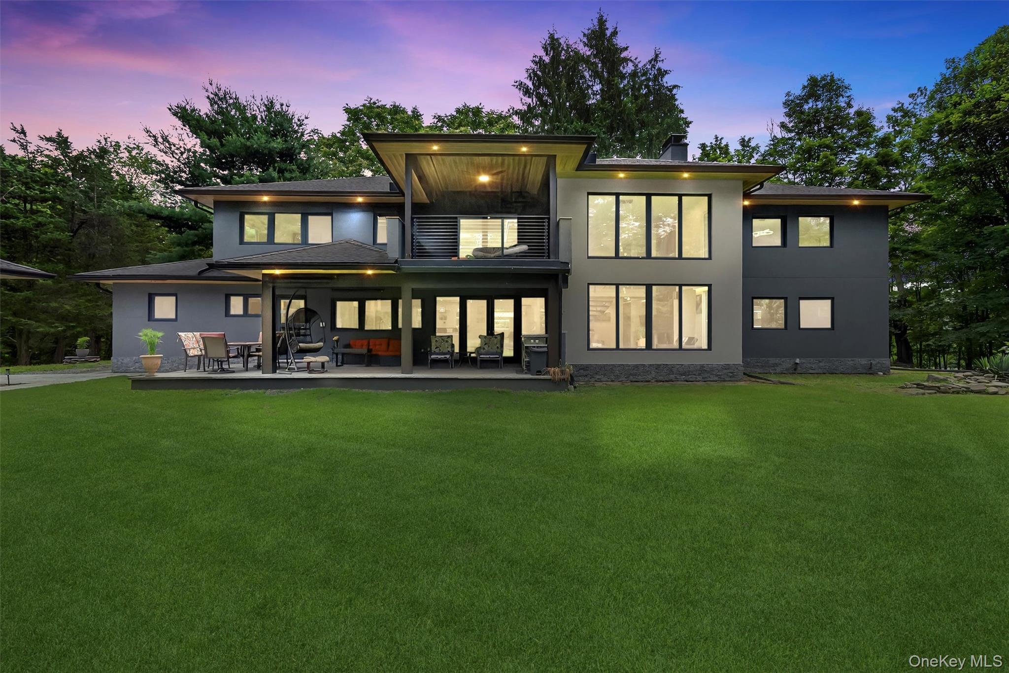 41 Sand Hill Lane, Florida, NY 10921