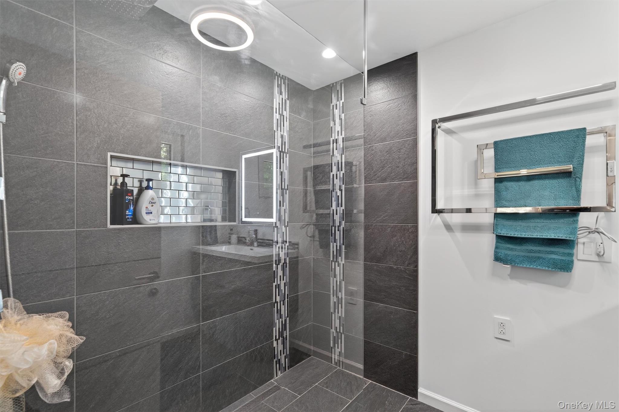 41 Sand Hill Lane, Florida, NY 10921