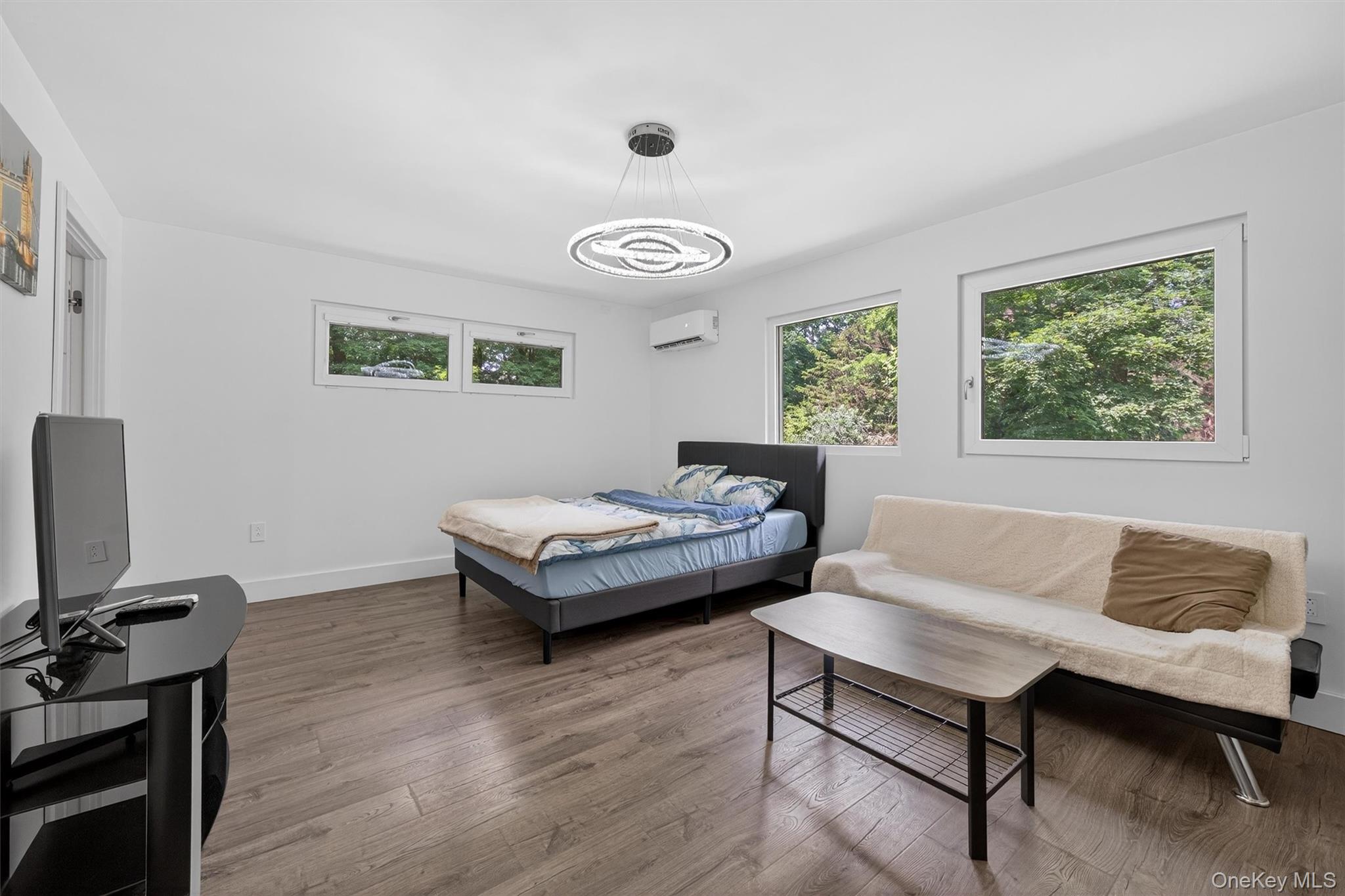 41 Sand Hill Lane, Florida, NY 10921