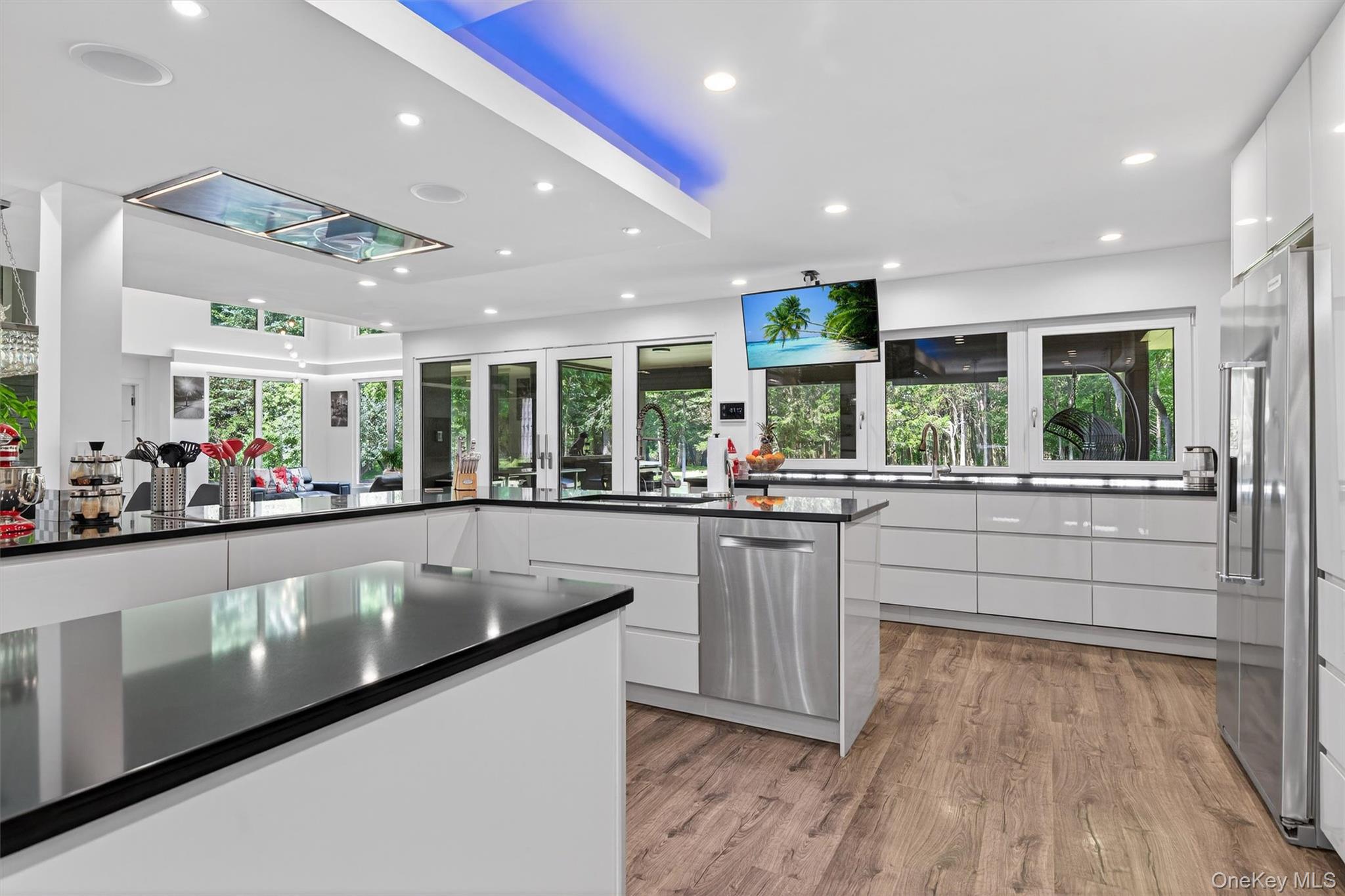 41 Sand Hill Lane, Florida, NY 10921