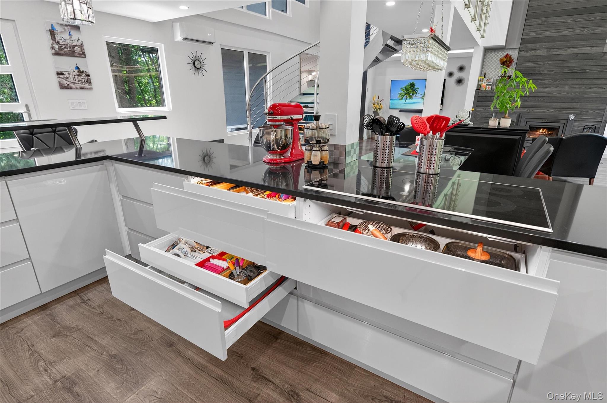 41 Sand Hill Lane, Florida, NY 10921