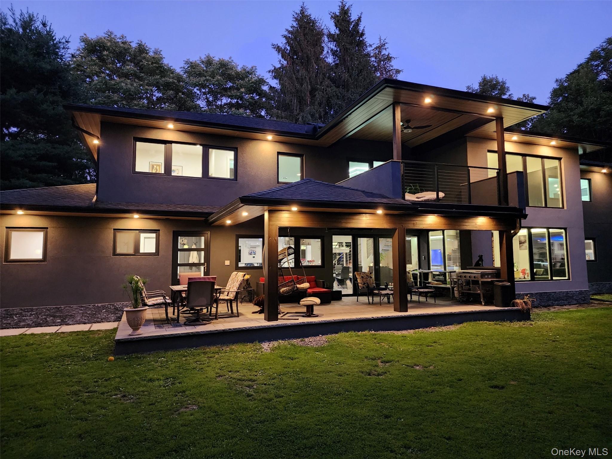 41 Sand Hill Lane, Florida, NY 10921