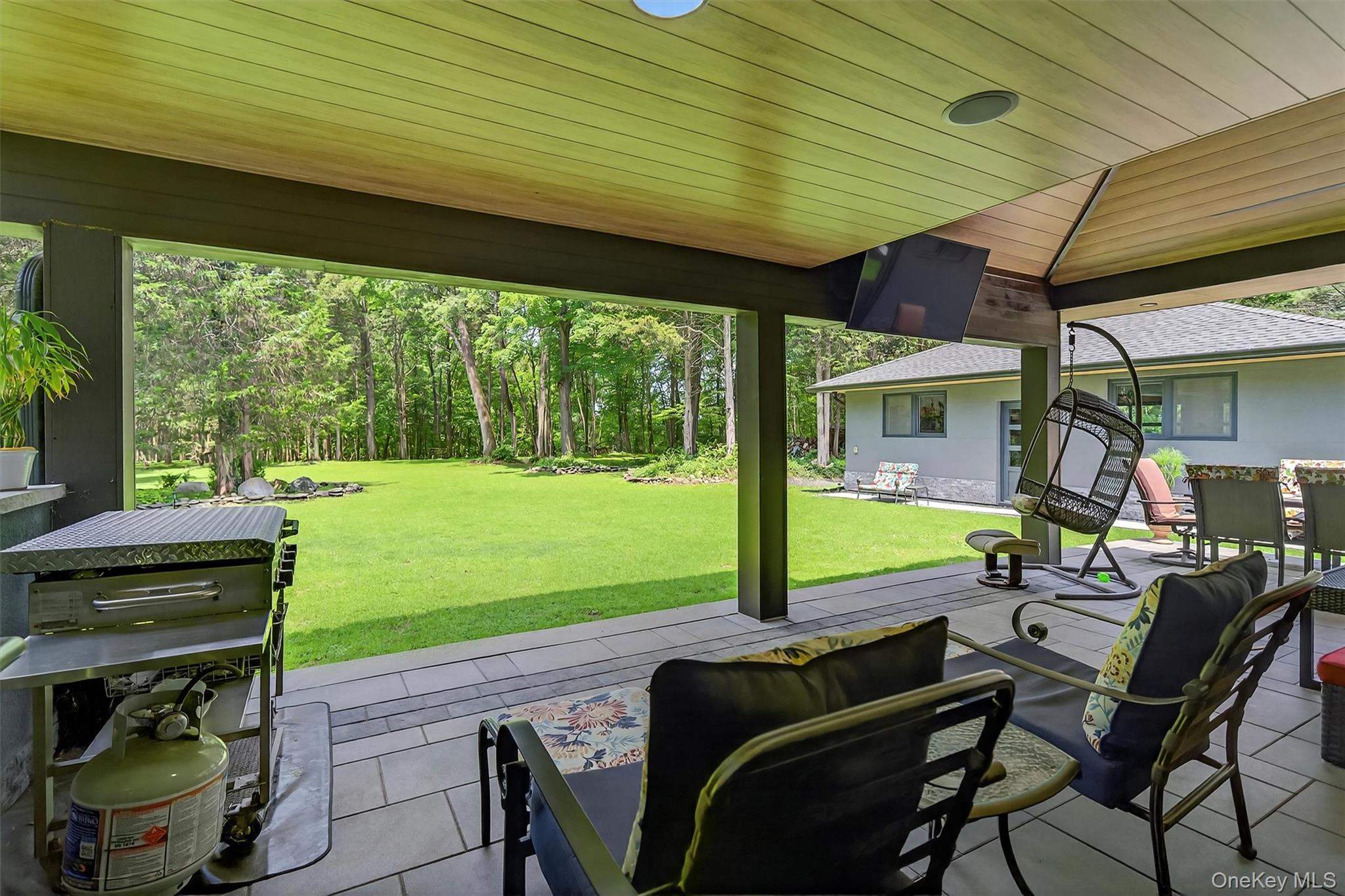 41 Sand Hill Lane, Florida, NY 10921