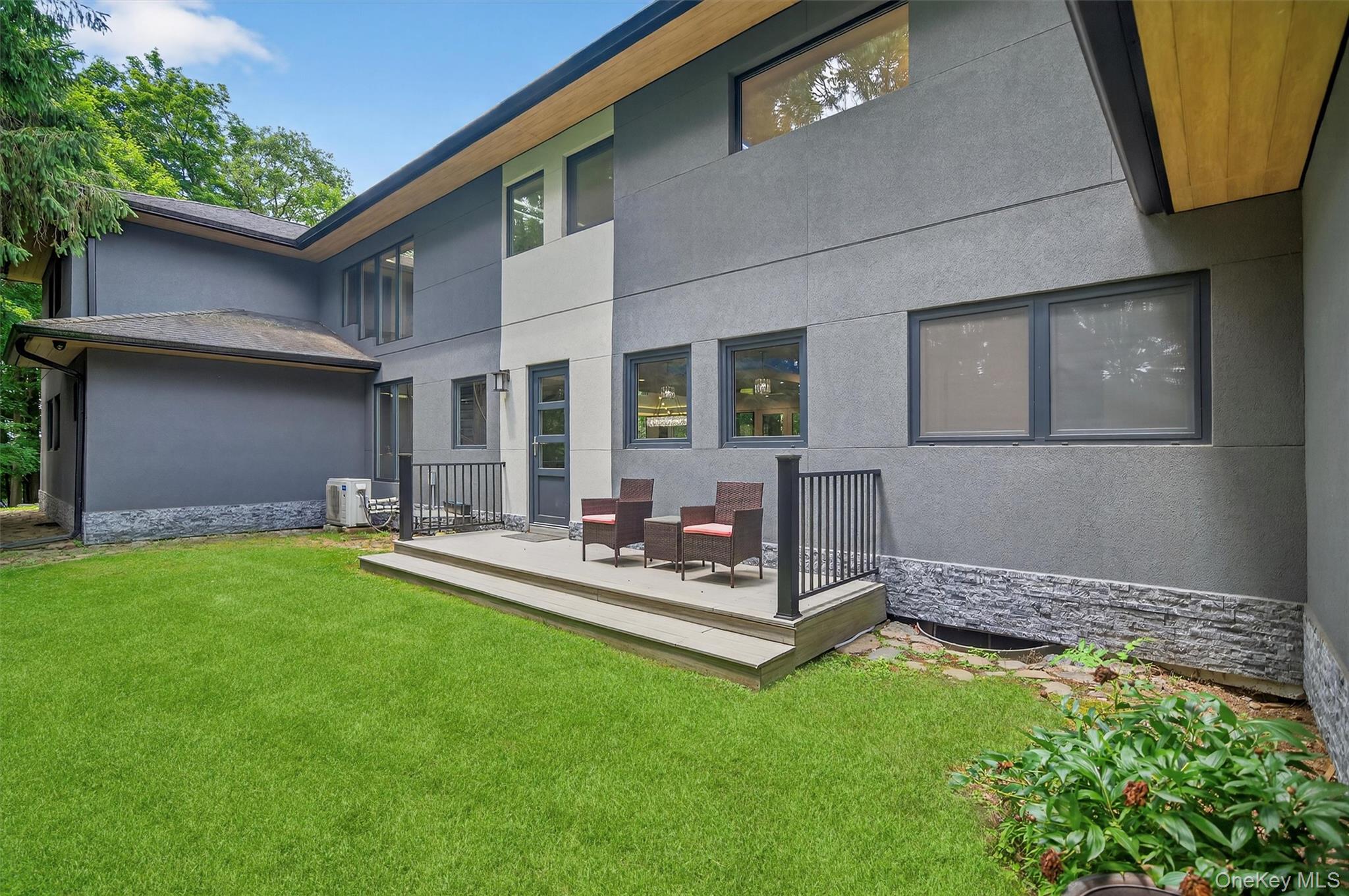 41 Sand Hill Lane, Florida, NY 10921