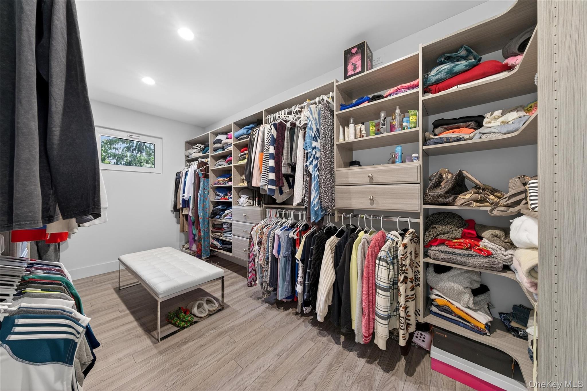 41 Sand Hill Lane, Florida, NY 10921