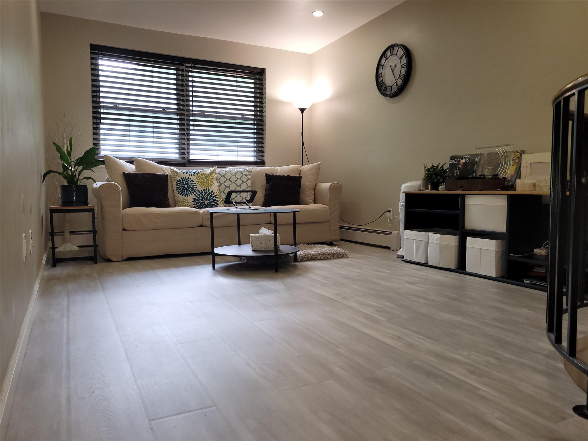 240-02 70th Avenue # 1C, Douglaston, NY 11362