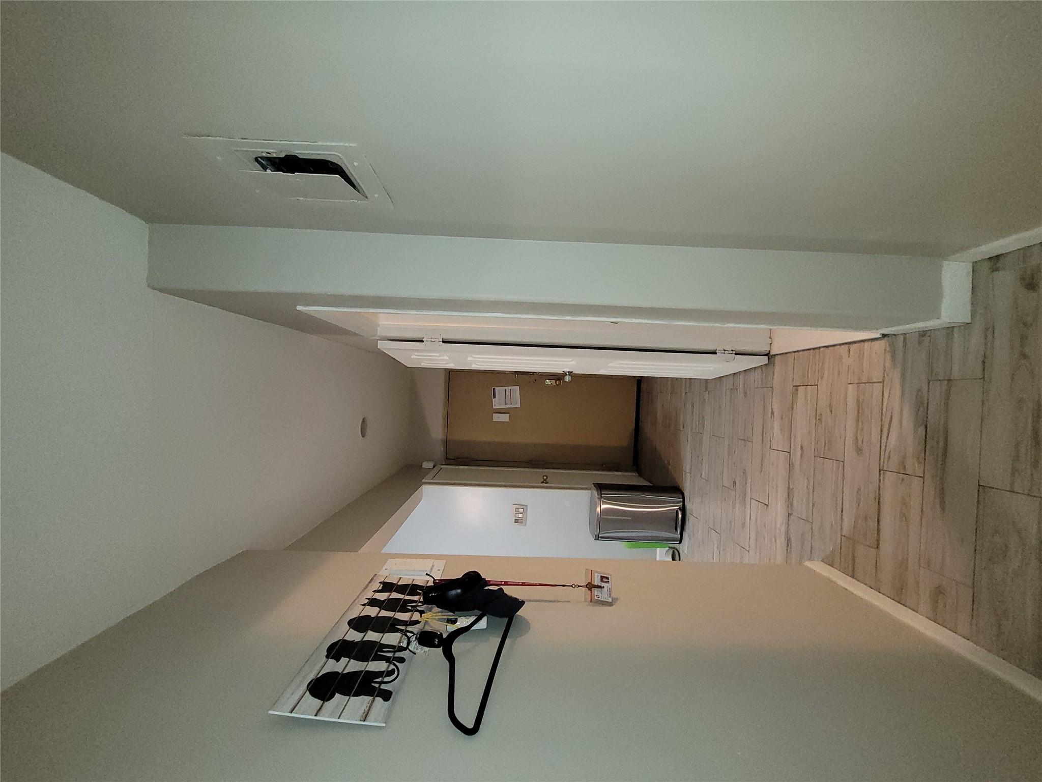 240-02 70th Avenue # 1C, Douglaston, NY 11362