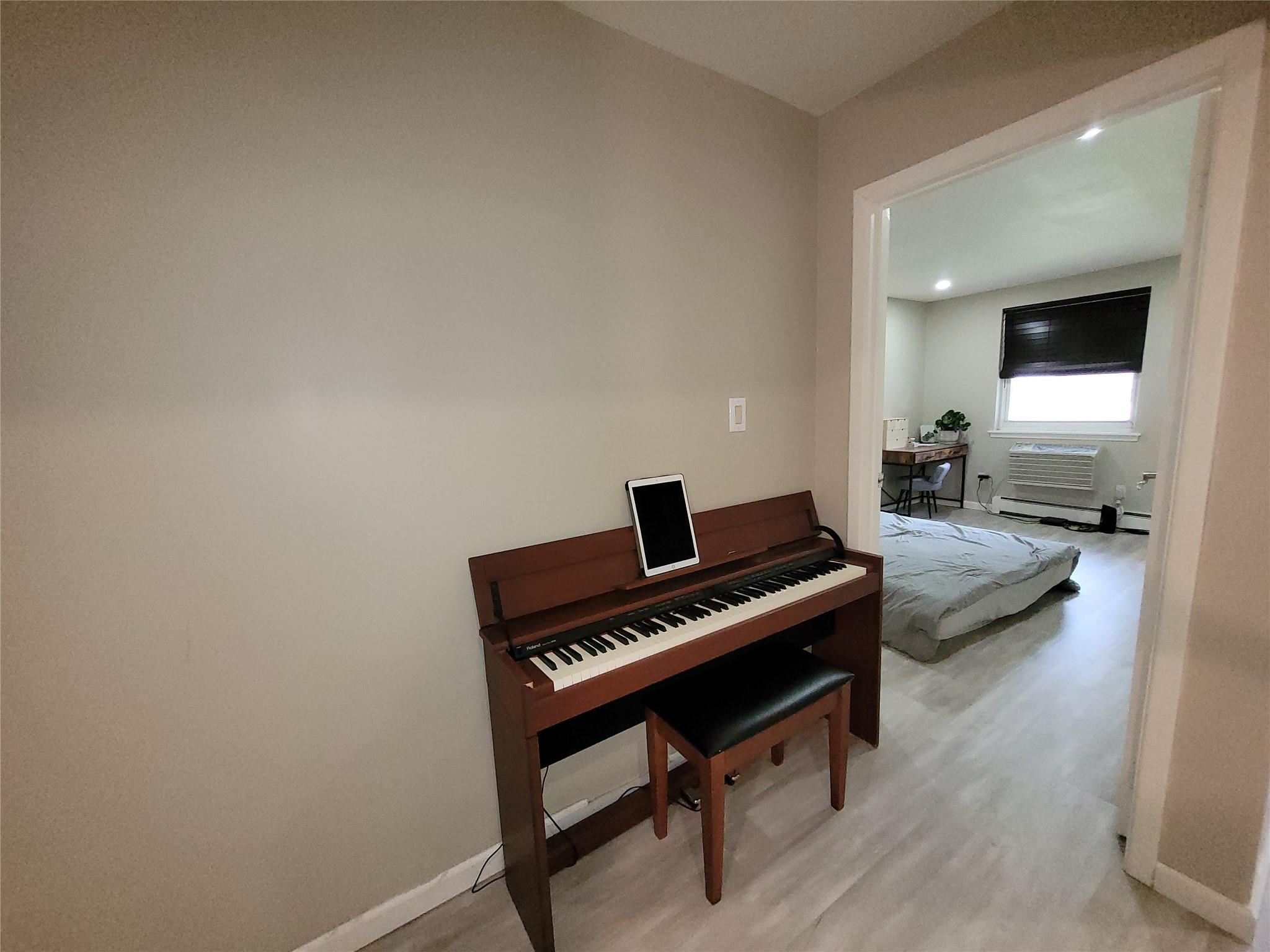 240-02 70th Avenue # 1C, Douglaston, NY 11362