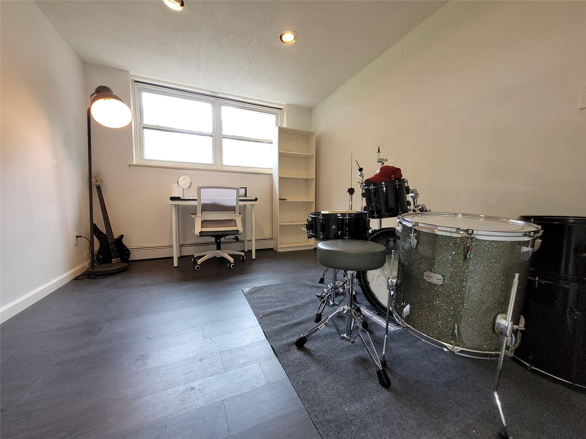 240-02 70th Avenue # 1C, Douglaston, NY 11362