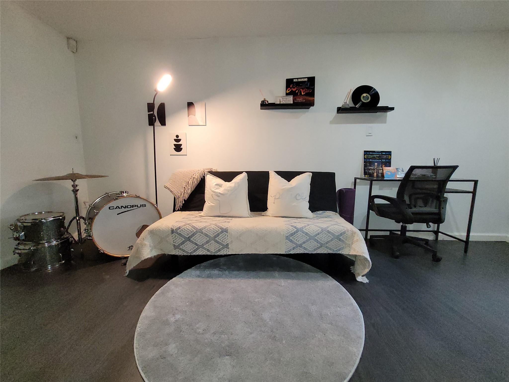 240-02 70th Avenue # 1C, Douglaston, NY 11362