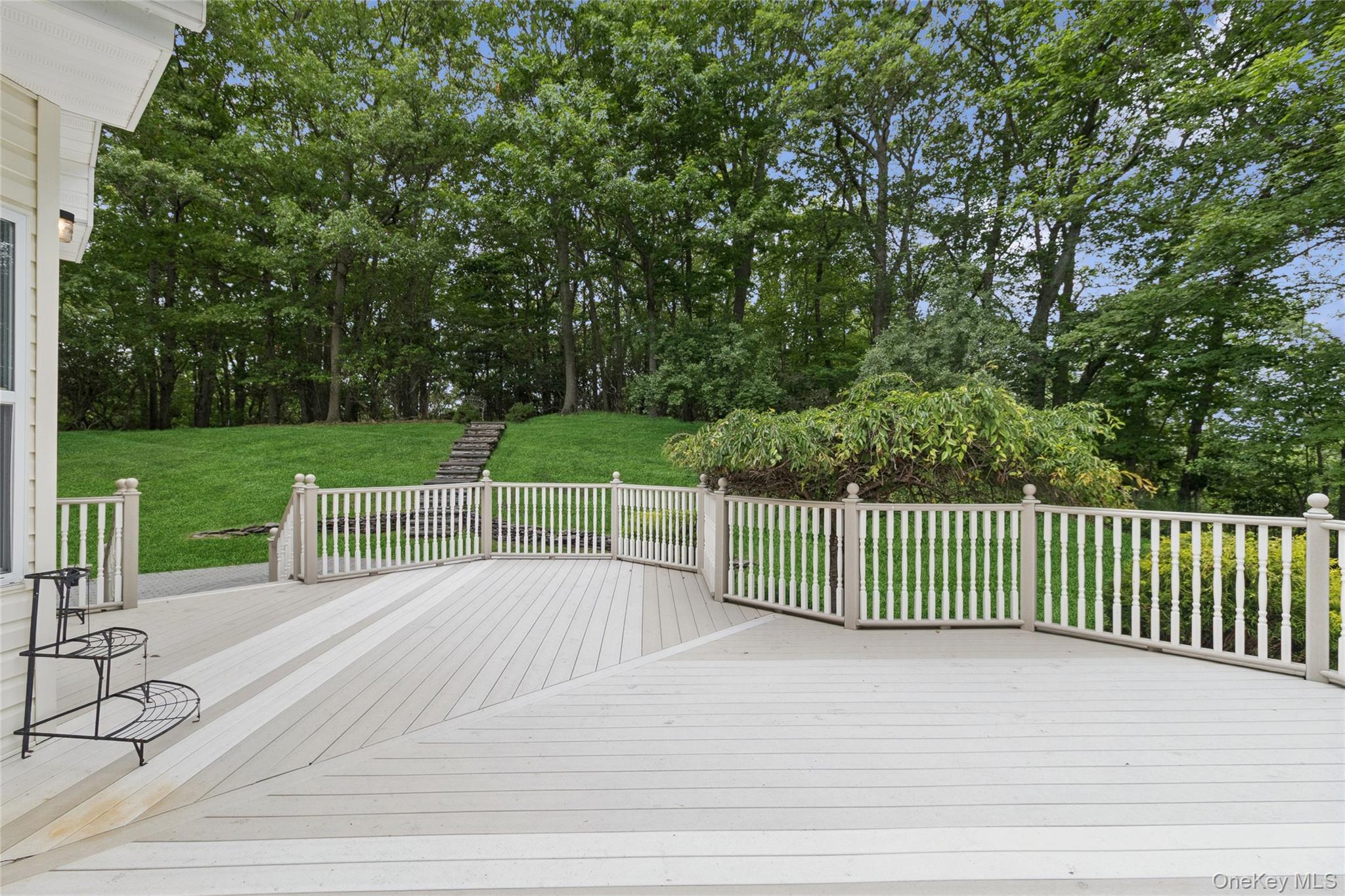 3 Heidi Lane, Mount Sinai, NY 11766