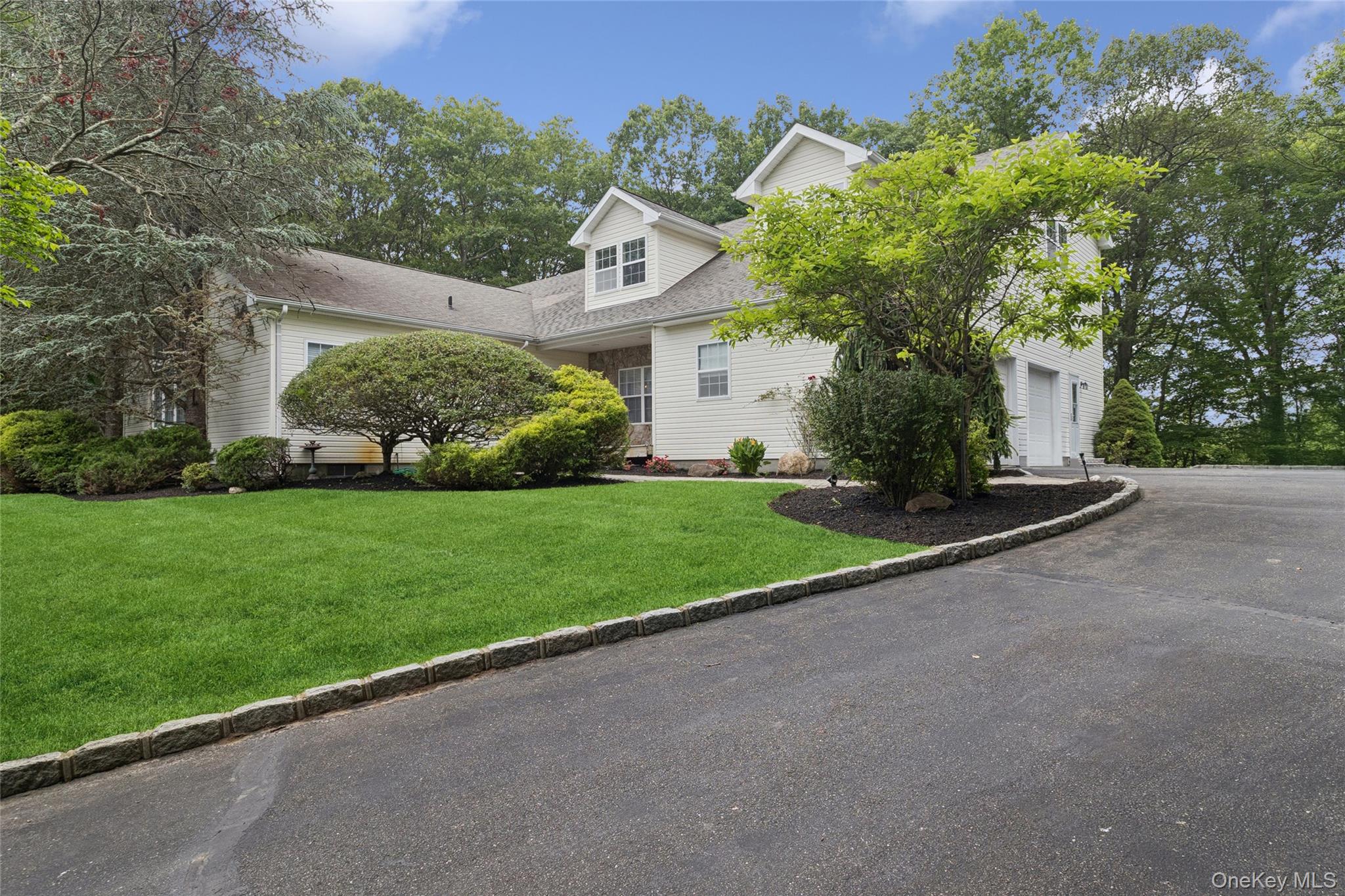 3 Heidi Lane, Mount Sinai, NY 11766