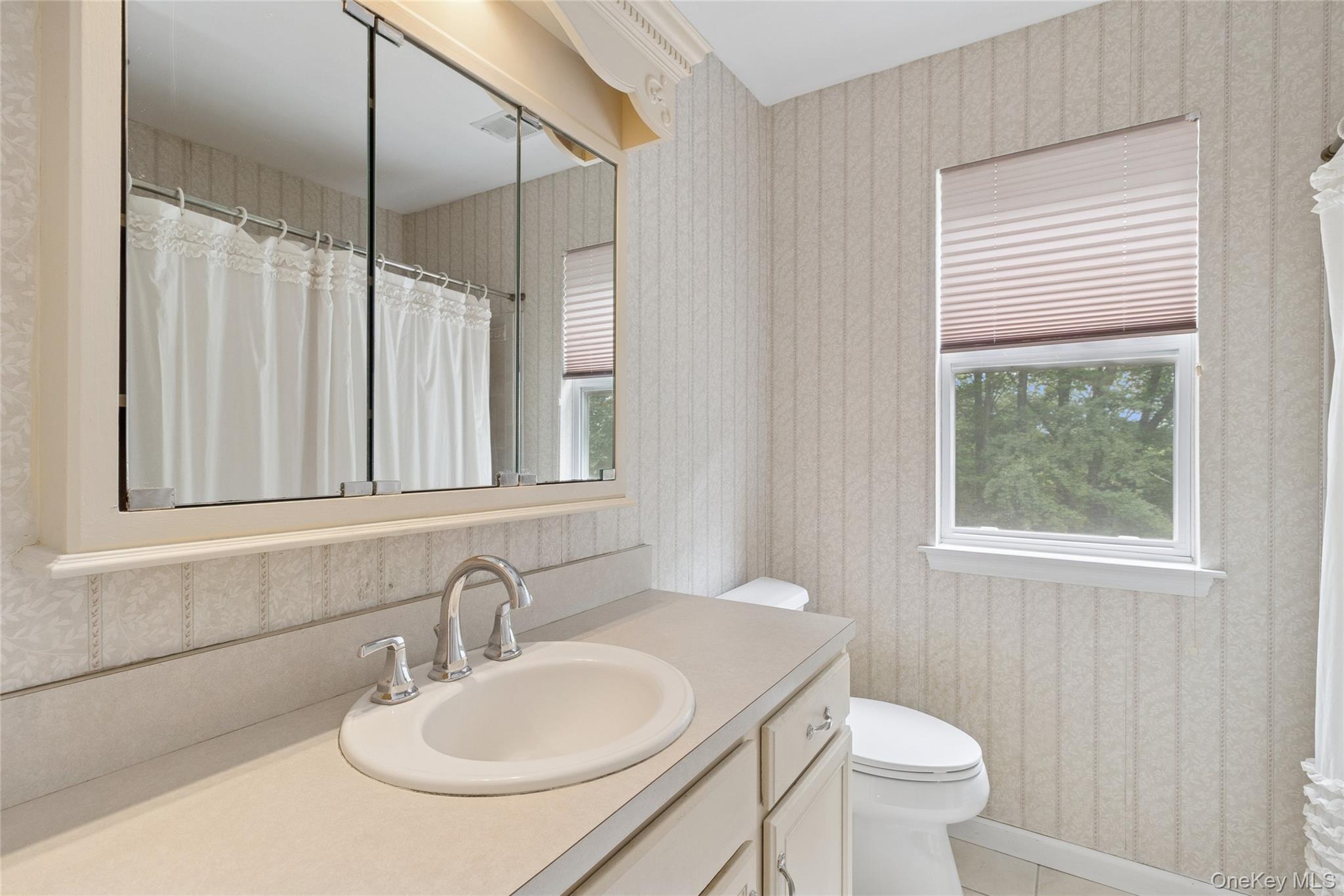 3 Heidi Lane, Mount Sinai, NY 11766