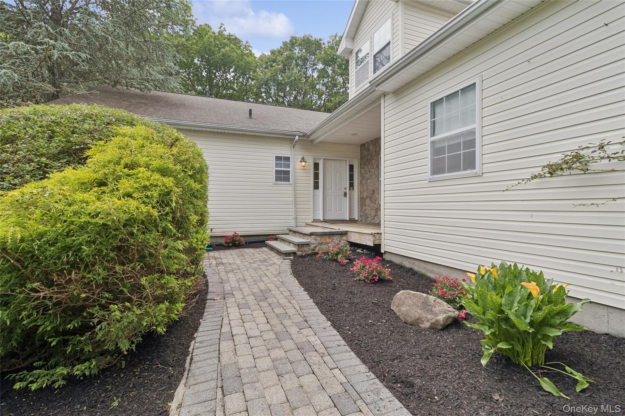 3 Heidi Lane, Mount Sinai, NY 11766